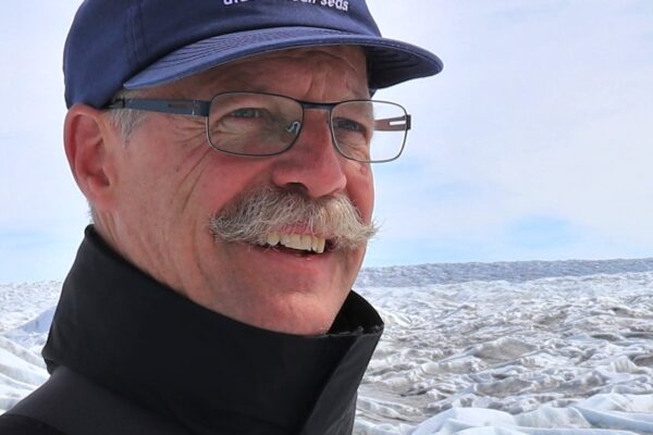 Bogpitch: Ittoqqortoormiit. Jubilæum ukiut 100 år