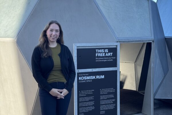 Kosmisk Rum: Ravnen og islommen