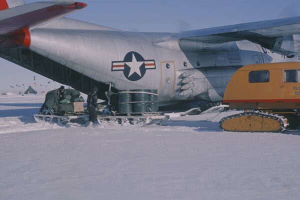 Kold krig på indlandsisen – den dansk-amerikanske Inge Lehmann forskningsstation, 1966-1967