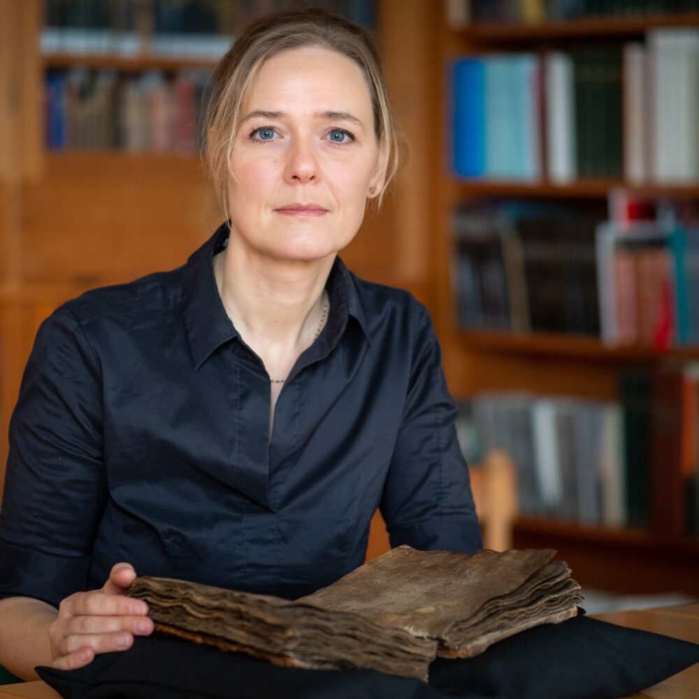 På sporet af kvinder i Saga og Edda v. Annette Lassen