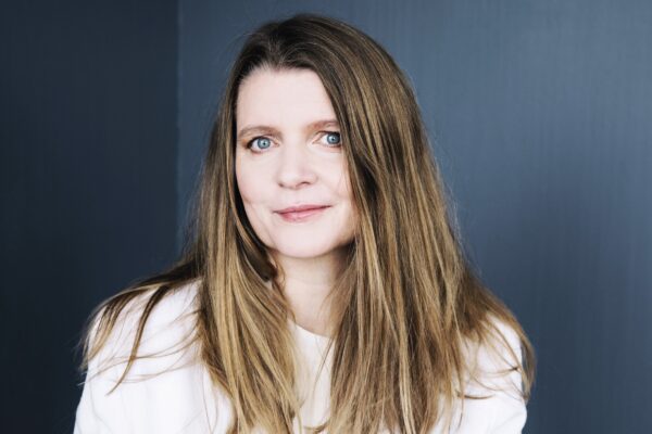 Jarðsetning – i krydsfeltet mellem tidsaldre og kunstformer v. Anna María Bogadóttir